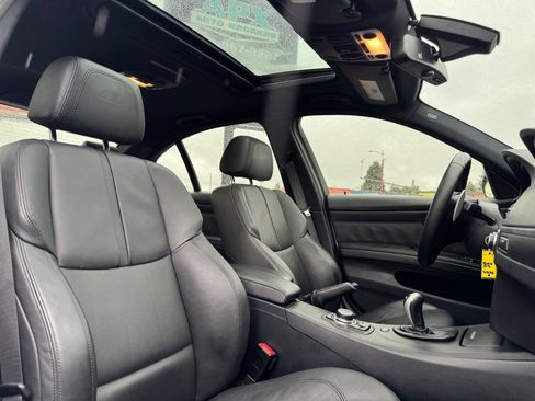 Used 2011 BMW M3 Sedan image 23
