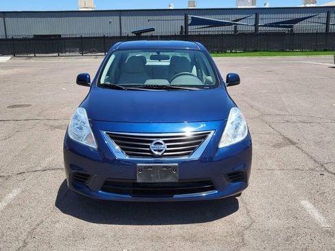Used 2014 Nissan Versa SV w/ Convenience Package FWD image 3