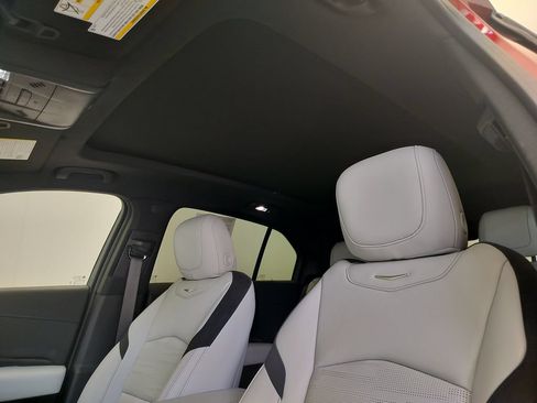 Used 2025 Cadillac XT4 Sport FWD image 11