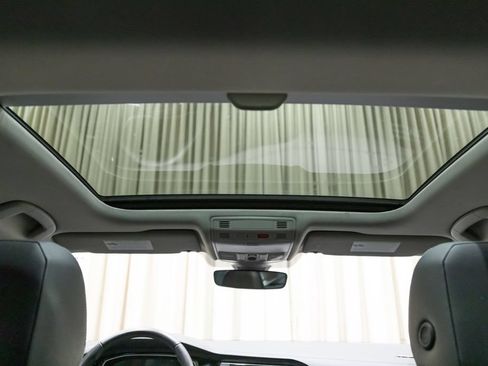 Used 2024 Volkswagen Jetta SE w/ Panoramic Sunroof Package FWD image 26