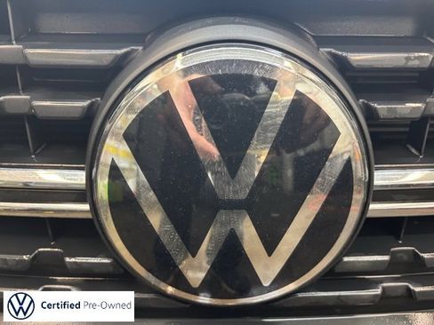 Certified 2023 Volkswagen Jetta SE image 10