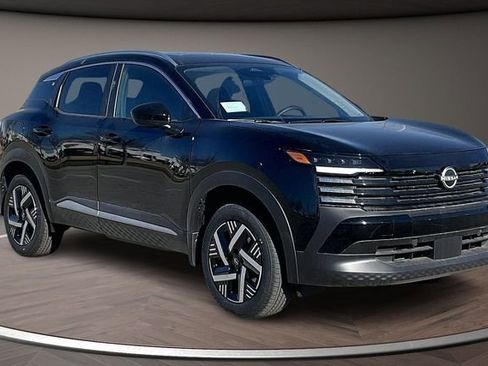 New 2026 Nissan Kicks SV w/ SV Premium Package image 2