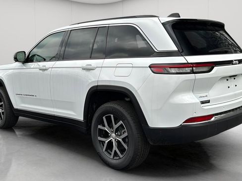 New 2025 Jeep Grand Cherokee Limited w/ Luxury Tech Group II AWD/4WD image 8