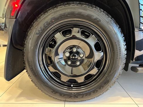 New 2026 Land Rover Defender 110 Trophy Edition AWD/4WD image 27