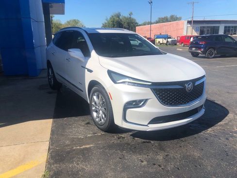 Used 2023 Buick Enclave Avenir w/ Avenir Technology Package AWD/4WD image 6