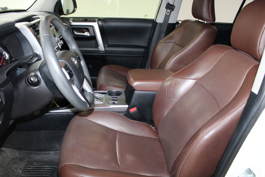 Used 2020 Toyota 4Runner Limited AWD/4WD image 38
