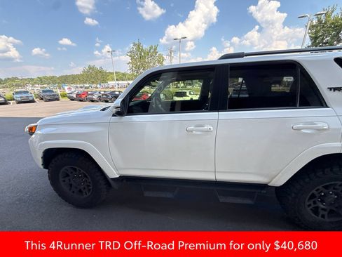 Used 2021 Toyota 4Runner TRD Off-Road Premium w/ Moonroof Package AWD/4WD image 22