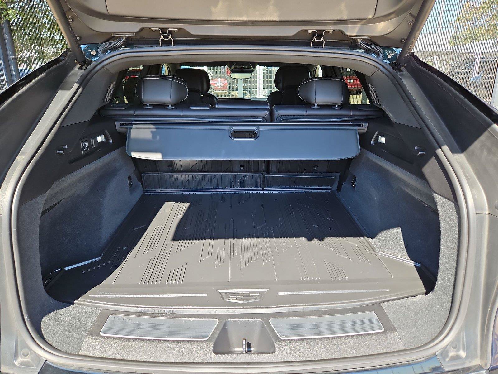 Certified 2025 Cadillac Lyriq Luxury w/ LPO, Floor Liner Package AWD/4WD image 31