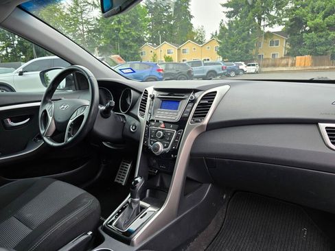 Used 2013 Hyundai Elantra GT w/ Touch & Go Pkg FWD image 8