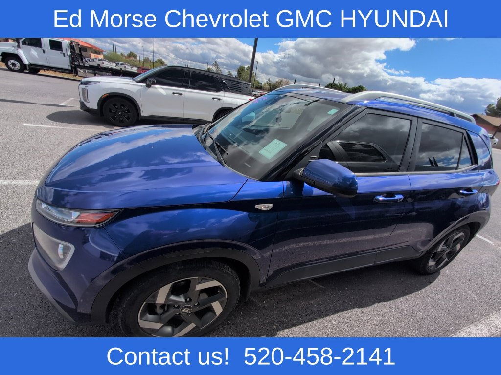 Used 2022 Hyundai Venue Limited FWD image 2