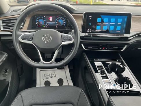 Used 2026 Volkswagen Atlas SE w/ Panoramic Sunroof Package FWD image 34