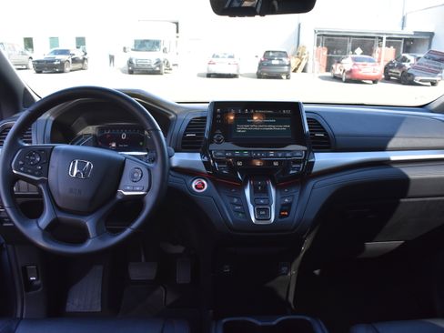 Certified 2024 Honda Odyssey Sport image 33