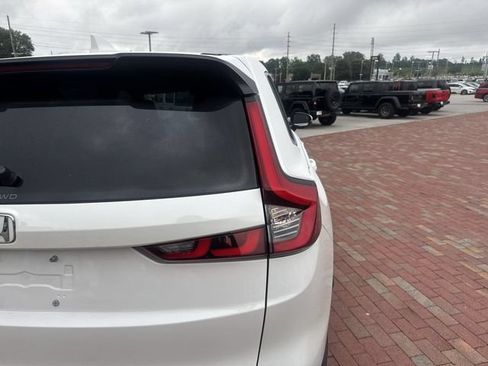 Used 2024 Honda CR-V EX image 11