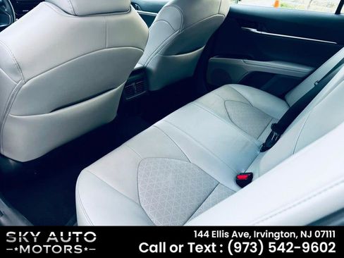 Used 2024 Toyota Camry XSE FWD image 8