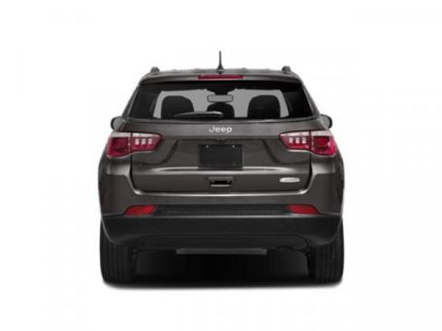 Used 2018 Jeep Compass Latitude w/ Cold Weather Group AWD/4WD image 8