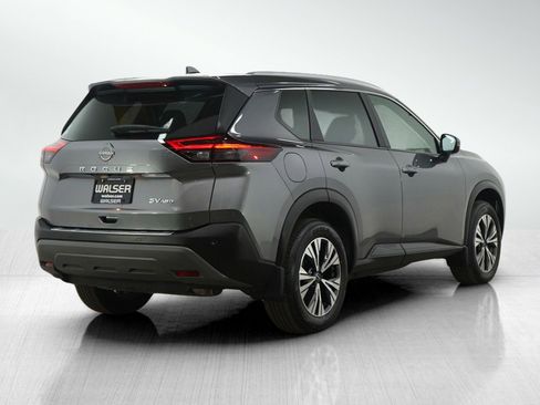 Used 2022 Nissan Rogue SV w/ SV Premium Package image 5