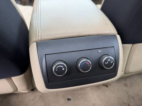 Used 2008 Saturn Outlook XR w/ Premium Trim Package FWD image 14