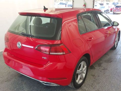 Used 2018 Volkswagen Golf SE image 3