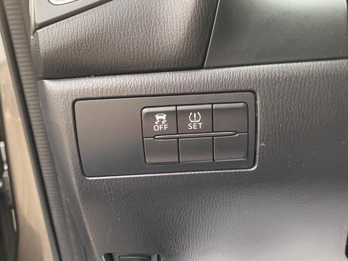 Used 2014 MAZDA MAZDA3 i SV image 22