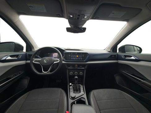 Certified 2023 Volkswagen Taos SE w/ Panoramic Sunroof Package image 14