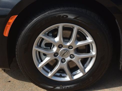 Used 2024 Chrysler Pacifica Touring-L FWD image 10