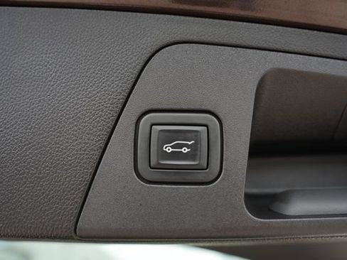 Used 2020 Buick Envision Essence AWD/4WD image 12