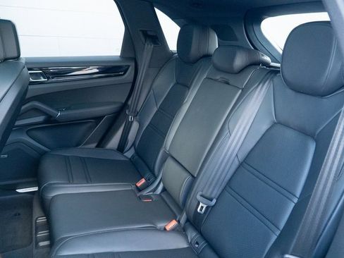 Certified 2022 Porsche Cayenne S image 18