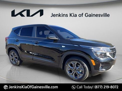 New 2026 Kia Seltos LX image 2