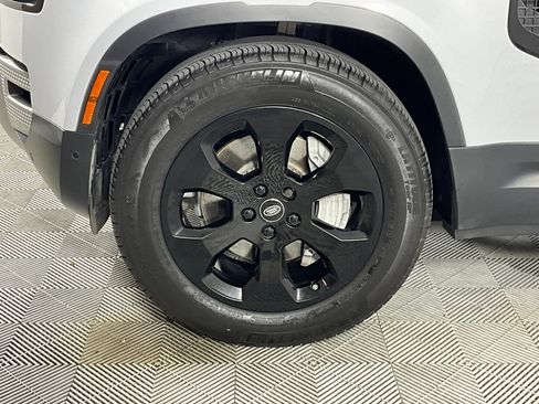 Certified 2023 Land Rover Defender 90 SE image 26