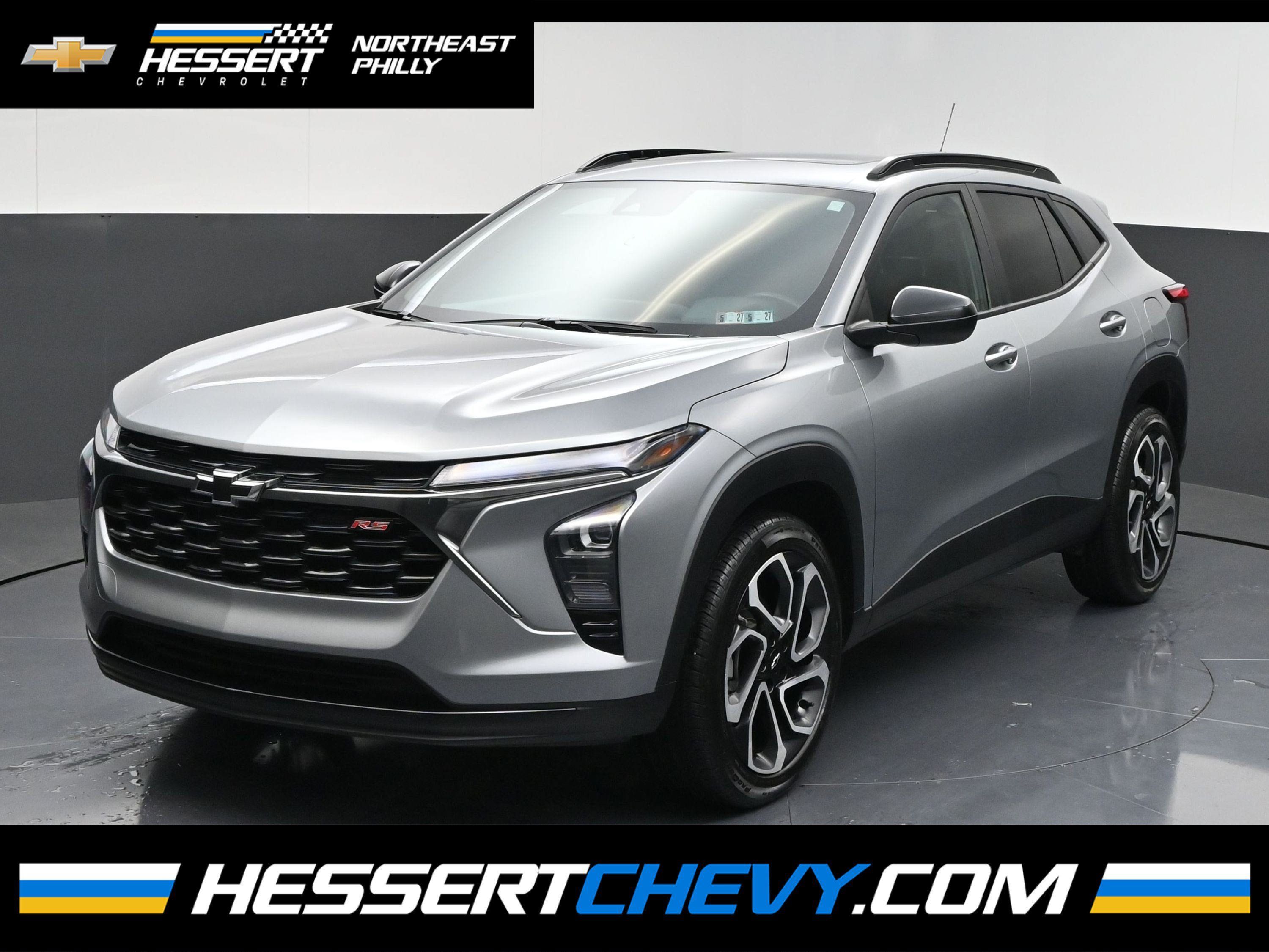 Used 2025 Chevrolet Trax RS w/ Sunroof Package FWD image 1