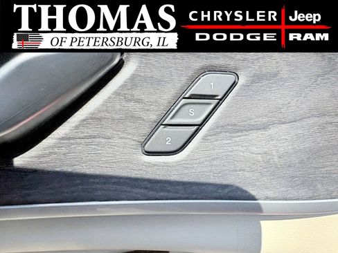 Used 2022 Jeep Grand Cherokee L Limited AWD/4WD image 20