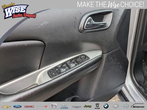 Used 2020 Dodge Journey SE w/ SE Popular Equipment Group image 10