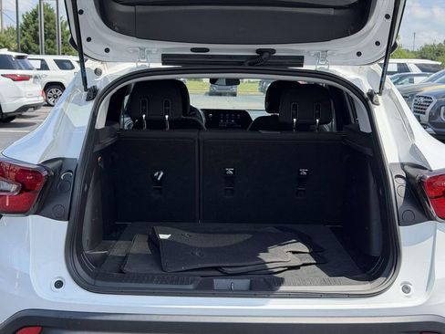Used 2024 Chevrolet Trax LS FWD image 12