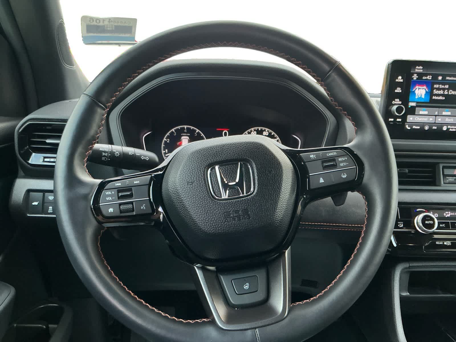 Used 2025 Honda Pilot TrailSport image 12