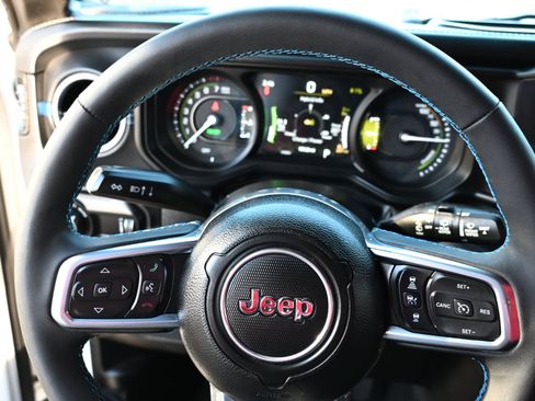 Used 2024 Jeep Wrangler High Altitude image 15