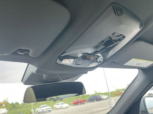 Used 2025 BMW X2 xDrive28i AWD/4WD image 18