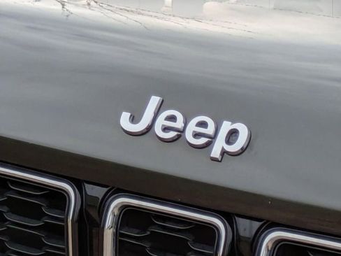 Used 2022 Jeep Grand Cherokee L Limited AWD/4WD image 9