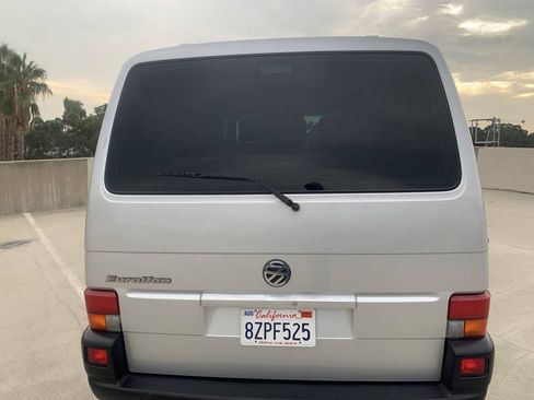 Used 2003 Volkswagen Eurovan MV FWD image 11