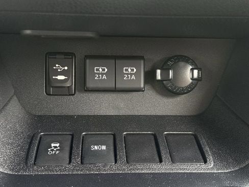 Used 2019 Toyota Highlander Limited FWD image 22