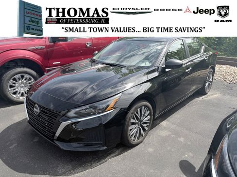 Used 2025 Nissan Altima 2.5 SV FWD image 1