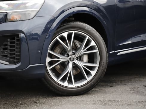 Used 2024 Audi Q8 Premium Plus w/ Premium Plus Package image 2