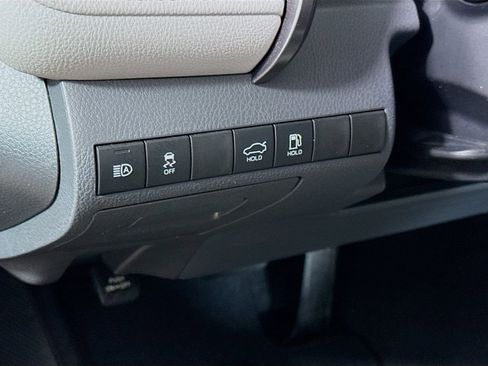 Certified 2020 Toyota Camry SE FWD image 11