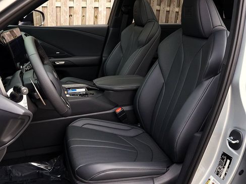 New 2026 Lexus TX 500h AWD w/ Technology Package image 12