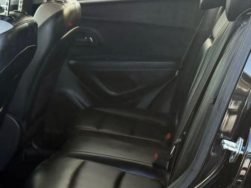 Used 2018 Chevrolet Trax Premier w/ Midnight Edition image 9