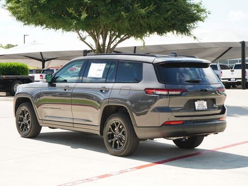 New 2025 Jeep Grand Cherokee L Altitude image 3