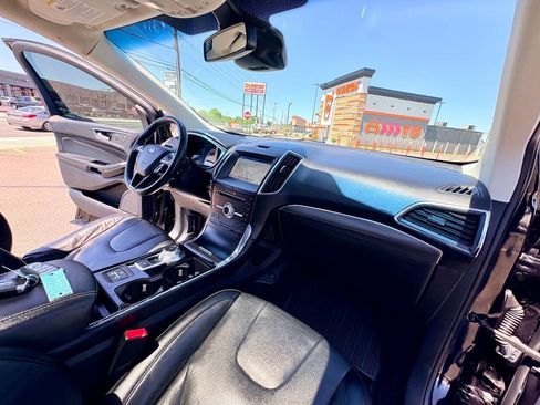 Used 2019 Ford Edge Titanium w/ Equipment Group 301A AWD/4WD image 34