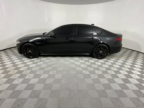 Used 2022 Jaguar XF R-Dynamic SE image 2