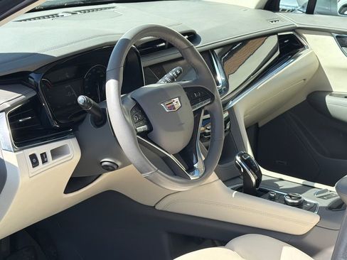 Used 2020 Cadillac XT6 Premium Luxury w/ LPO, Floor Liner Package image 17