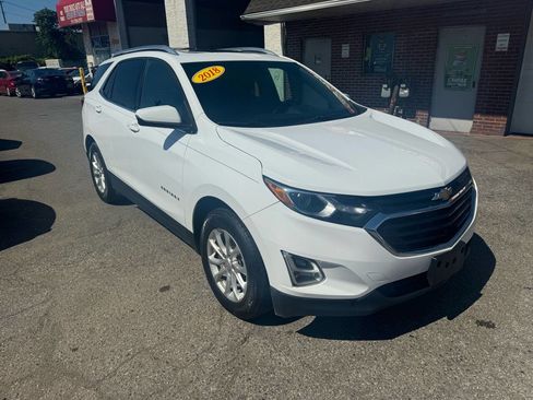Used 2018 Chevrolet Equinox LT w/ Sun & Infotainment Package image 3