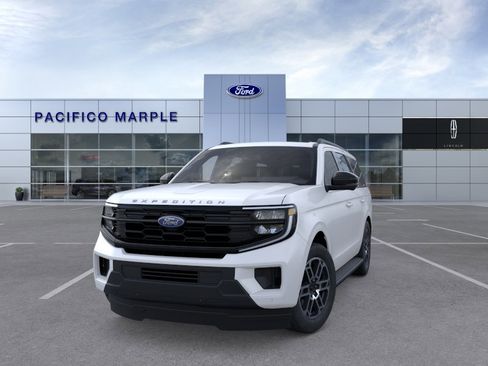 New 2026 Ford Expedition Active AWD/4WD image 2